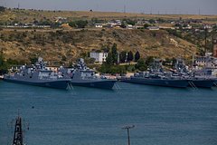 Глава Севастополя ответил на заявления об уходе Черноморского флота из города